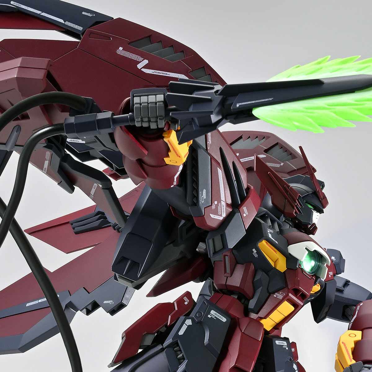 P-Bandai MG 1/100 Gundam Epyon EW (Sturm und Drang)