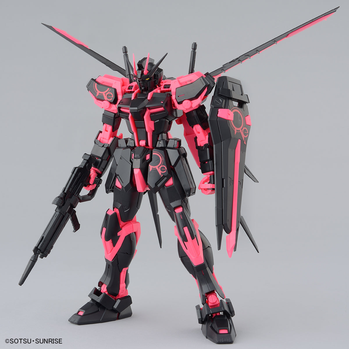 ECOPLA Limited Item MG 1/100 Aile Strike Gundam Ver.RM Recirculation/Neon Pink